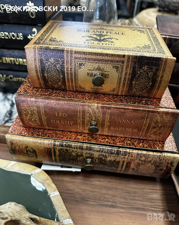 Кутия с три чекмеджета - дърво и кожа, снимка 1