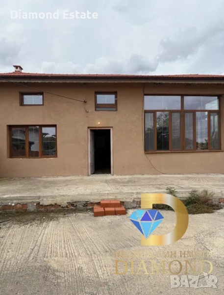 Едноетажна къща в село Свобода, общ. Чирпан, снимка 1