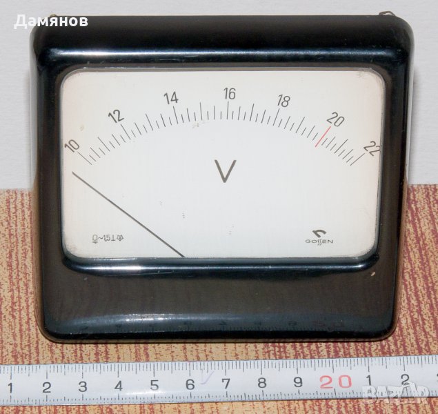 Волтметър стрелкови  10-22 волта,  GOSSEN - GERMANY, снимка 1