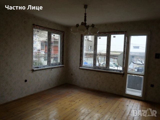 Къща в гр.Аксаково с РЗП 210 кв.м., снимка 15 - Къщи - 53922681