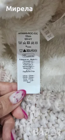 Комплект зимни шапка и шал, снимка 4 - Шапки, шалове и ръкавици - 56139880
