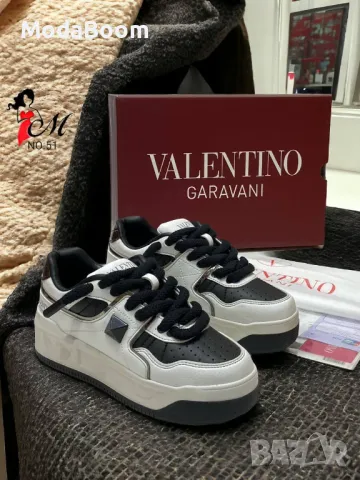 Valentino дамски маратонки , снимка 2 - Маратонки - 48565323