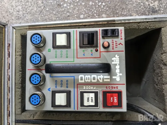 Винтидж студиен прожектор Dyna-lite D804 , снимка 2 - Чанти, стативи, аксесоари - 55878856