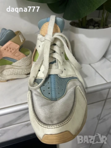 Маратонки Nike W Air Huarache SE Sail/ Arctic Orange-Worn Blue-Vivid Green, снимка 7 - Маратонки - 50567854