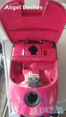 Прахосмукачка Miele S 324i-2, снимка 7 - Прахосмукачки - 55994756