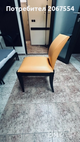 Почти съвсем нови 4 бр тапицирани, кожени оранжеви стола, снимка 3 - Столове - 54046780