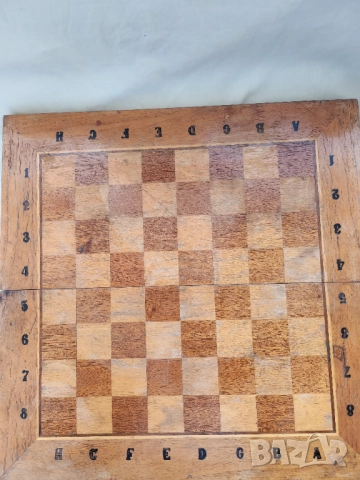 шах - голям ( и табла) р-р 48х48см и пирографиран, р-р 34х34 см, в комплект с фигури/пулове