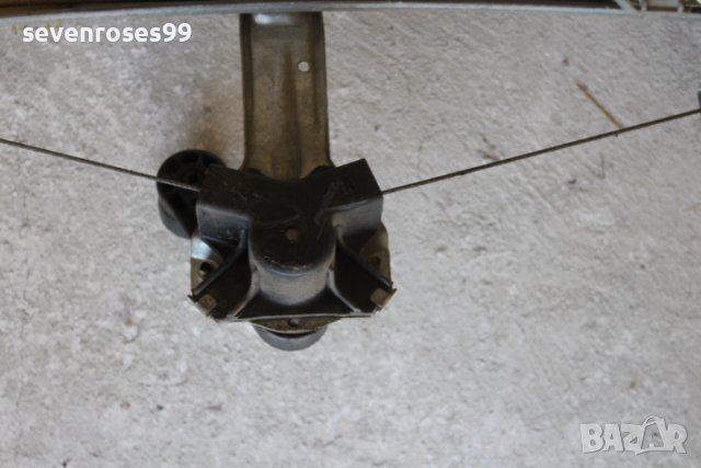 Машинка стъкло ръчна задна дясна Опел Вектра А 1.4i 1991 Opel Vectra A, снимка 7 - Части - 42834649