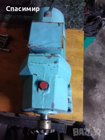 Моторедуктор със спирачка 0,25kw на 1380об редиктор1/10.   Обороти 138, снимка 5 - Електродвигатели - 48214678