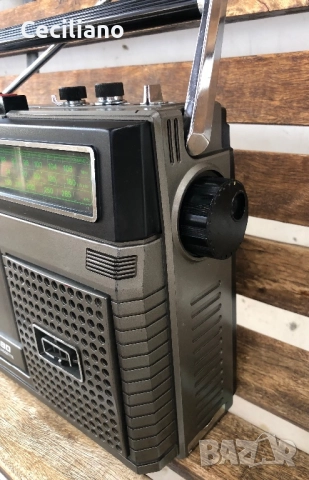 Радиокасетофон Sharp GF-8080E  Japan, снимка 2 - Радиокасетофони, транзистори - 52621500