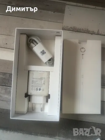 Honor View 20, Dual SIM, 128GB, 6GB RAM, 4G, Sapphire Blue + подаръци, снимка 2 - Други - 47820994