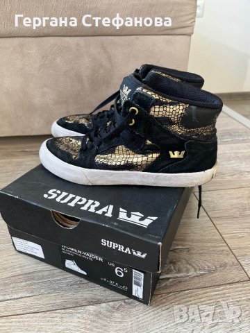 Страхотни кецове черно със златисто в перфектно състояние номер 37 стелка 23,5см