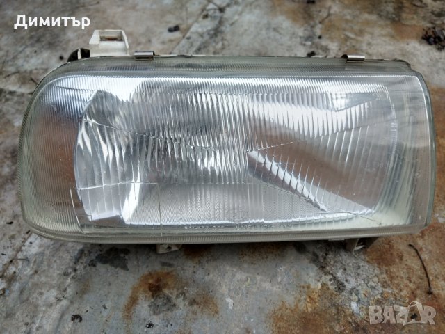 Десен фар за volkswagen vento, снимка 2 - Автомобили и джипове - 31527804