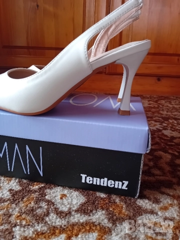 Бели обувки с висок ток, снимка 3 - Дамски обувки на ток - 52053795