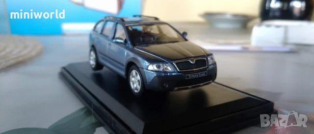Skoda Octavia Combi Scout - мащаб 1:43 на Abrex моделът е нов в PVC дисплей-кейс, снимка 7 - Колекции - 50659735