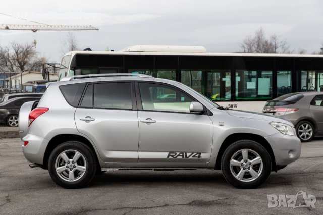 Toyota Rav4 2.2D4D 136kc, снимка 4 - Автомобили и джипове - 43991163