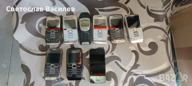 Комплект стари мобилни телефони Nokia и iPhone употребявани на части