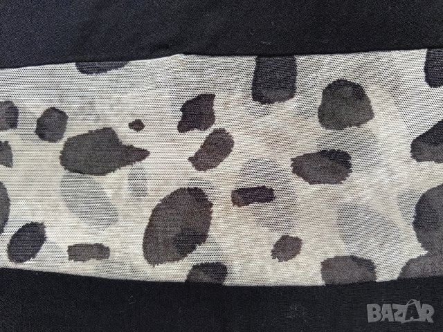 Дамска тениска Bershka,  size S, 100%вискоза, с тюл с леопардови мотив, като нова, снимка 2 - Тениски - 29005561