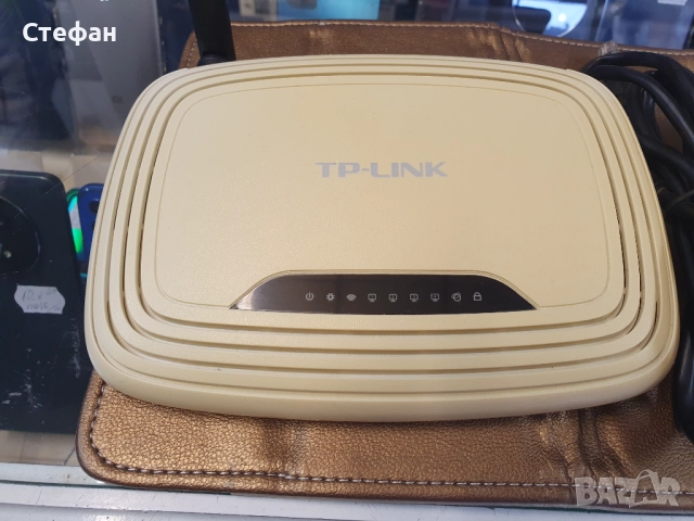 Рутер TP-Link TL-WR740N с адаптер и кабел.  В отлично техническо състояние, добър външен вид., снимка 2 - Рутери - 51972878