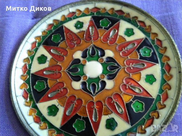 Руски емайл Cloisonne винтидж бронзов декоративен съд ръчно изработен d-10.3cm за окачване , снимка 3 - Антикварни и старинни предмети - 35259529