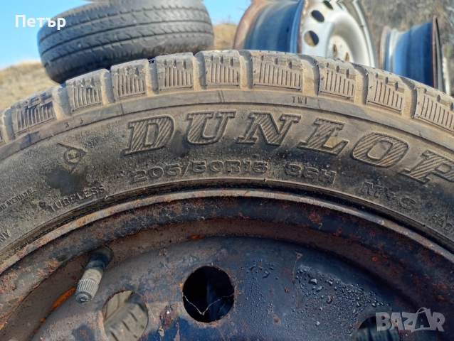 Железна джанта 15ска с зимна гума 205/50/15 за Фиат 4х98мм, снимка 2 - Гуми и джанти - 52071740