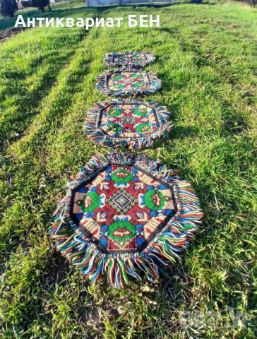 Ръчно тъкани Български килимчета – комплект (4 бр.) 🇧🇬, снимка 6 - Антикварни и старинни предмети - 54116254