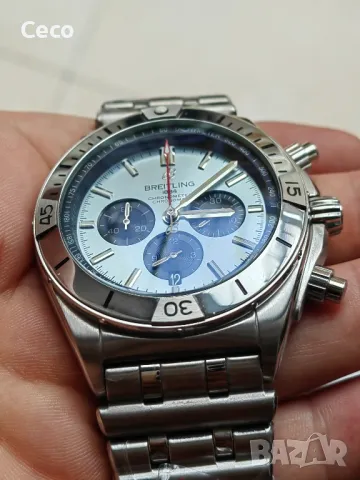 Часовник Breitling Avenger quartz Chronograph , снимка 11 - Мъжки - 47942423