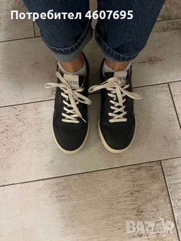 Дамски маратонки Guess, снимка 2 - Маратонки - 52045062