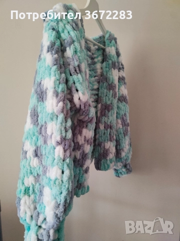 Ръчно плетена жилетка от мека прежда , снимка 2 - Жилетки - 51702673