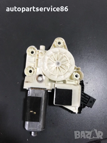 Мотор за стъкло предна дясна врата за Opel Vectra C (02-2006) 0130822012 9178988