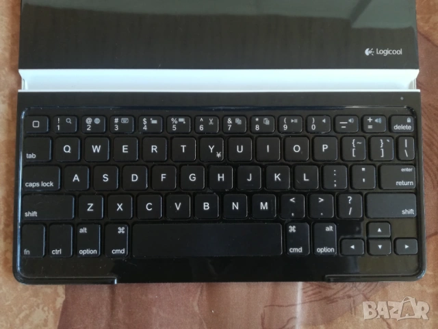 Logicool клавиатура за Apple Ipad 2gn, снимка 2 - Клавиатури и мишки - 54326107