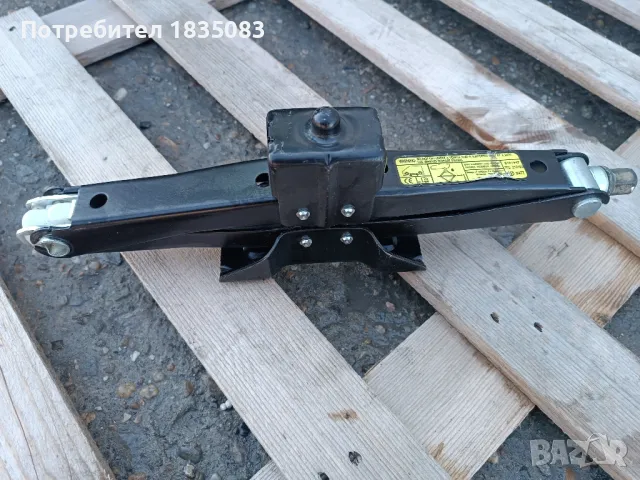 Оригинален крик Renault Trafic/Opel Vivaro