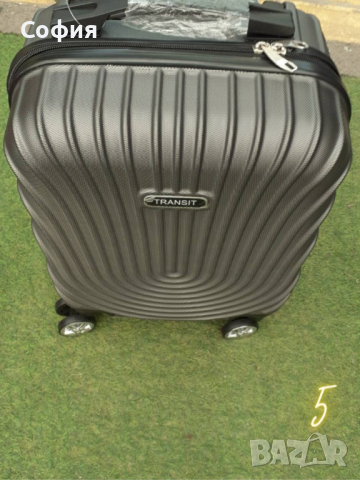 Стилен куфар с колелца за ръчен багаж с твърдо покритие, снимка 5 - Други стоки за дома - 44792697