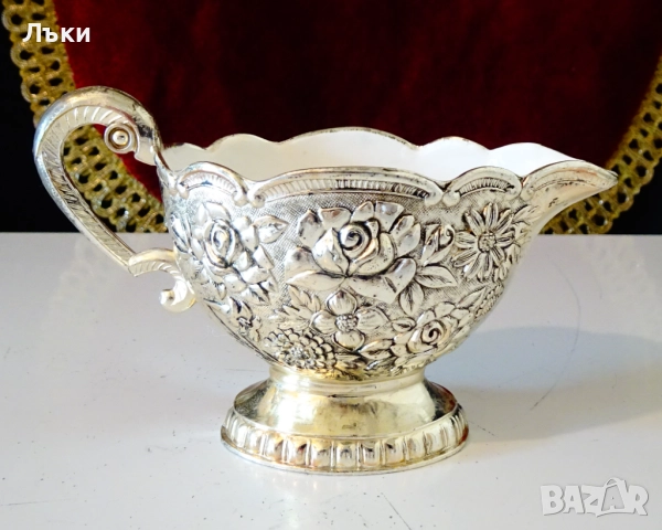 Посребрена каничка,рози,барок. 