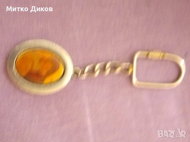 Ключодържател Дубай винтидж и Марков на Guess и Дева Мария с младенеца винтидж, снимка 7 - Колекции - 51553045