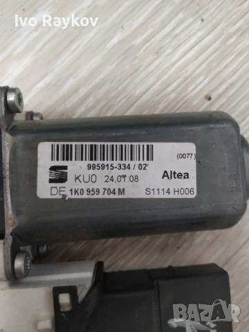 Заден Десен Стъклоповдигач Seat Altea 1K0 959 704 M, снимка 2 - Части - 51203500