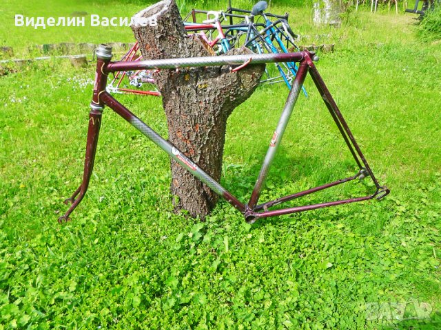 Ретро шосейна рамка