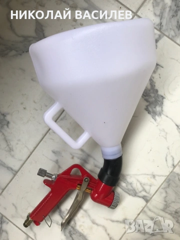 Пистолет за боядисване и мазилки с 3 съди / пневматичен  .