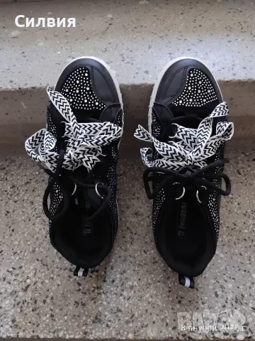 Сникърси черно и бяло , снимка 2 - Маратонки - 47881846