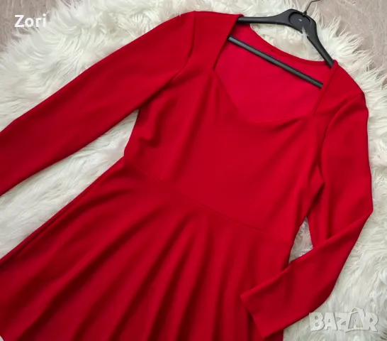 Червена кукленска еластична рокля, снимка 2 - Рокли - 49749769