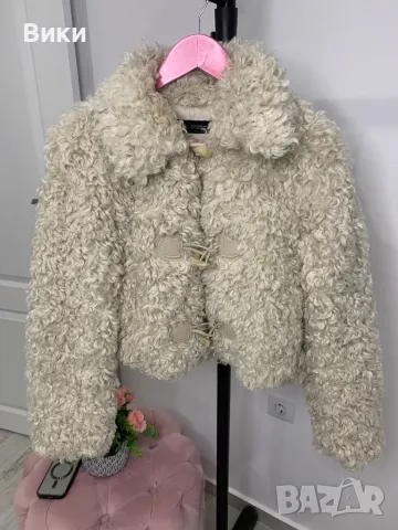 Пухено палто на Zara размер XS-S, снимка 4 - Палта, манта - 48989926