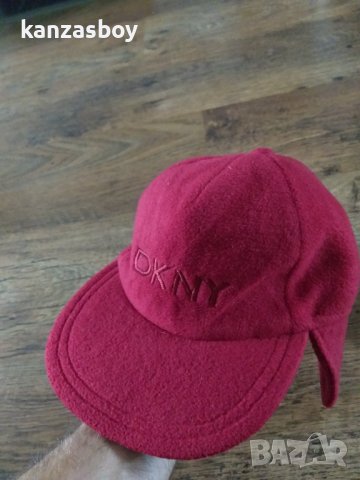 DKNY - страхотна поларена шапка КАТО НОВА, снимка 8 - Шапки - 38843844