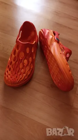 Нови Крокс  преливащ Оранжев и Червен цвят, 43 , снимка 3 - Мъжки сандали - 50384550