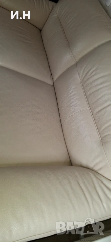 Заглавие: Луксозен италиански диван NATUZZI – Естествена дебела кожа (Като нов), снимка 8 - Дивани и мека мебел - 53898669