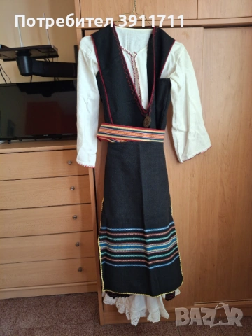 продавам оритинална трънска носия