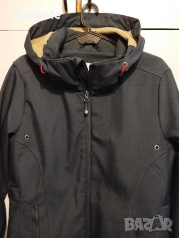  Яке Sea Rauch против вятър и дъжд.