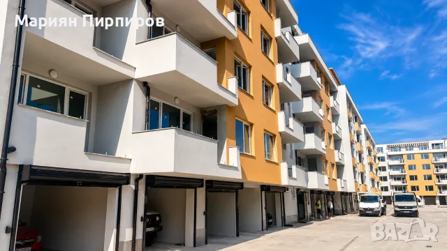 Двустаен апартамент с 40 кв.м веранда в затворен комплекс Остромила, Пловдив