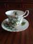 Royal Albert Trillium, фин костен порцелан, колекционерска чаша чай, снимка 1 - Антикварни и старинни предмети - 42210169