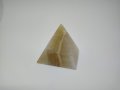 Оникс пирамида, снимка 1