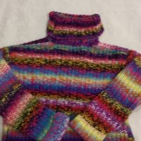 Дебел пуловер в неонови цветове , снимка 1 - Блузи с дълъг ръкав и пуловери - 42131913